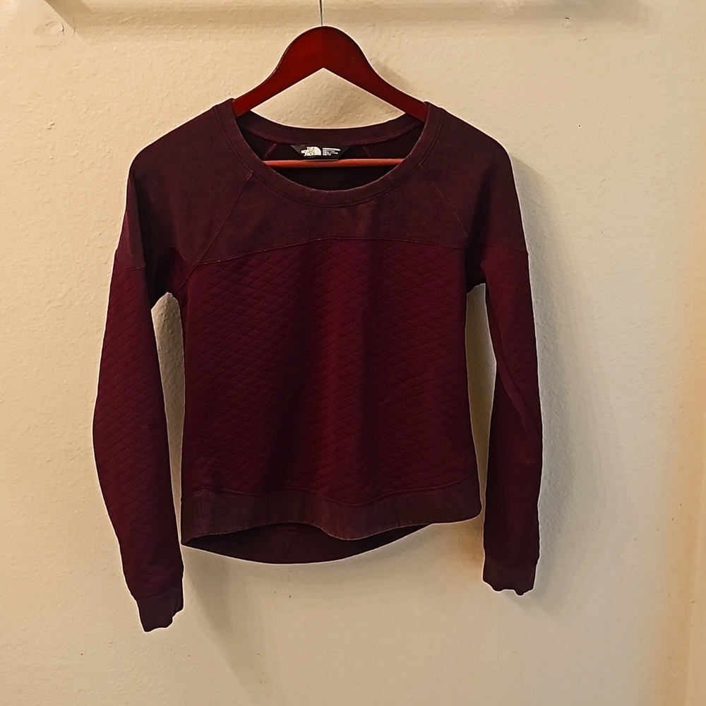 Northface quilted burgundy sweatshirt